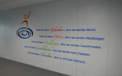 Neue Wandgestaltung in der Aula