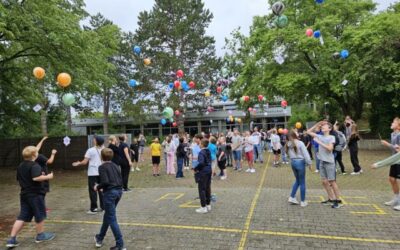 „Aus GRAU wird BUNT“